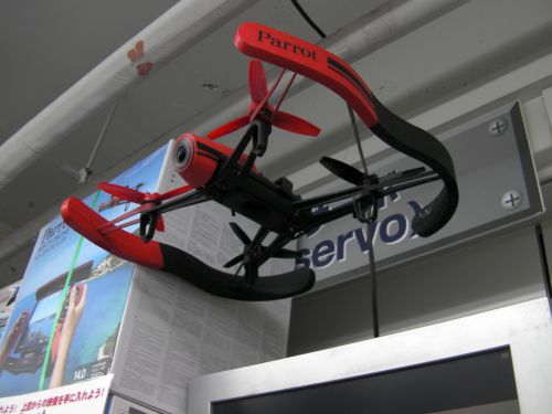Bebop Drone展示中 - ツクモロボット王国 - 店長ブログ